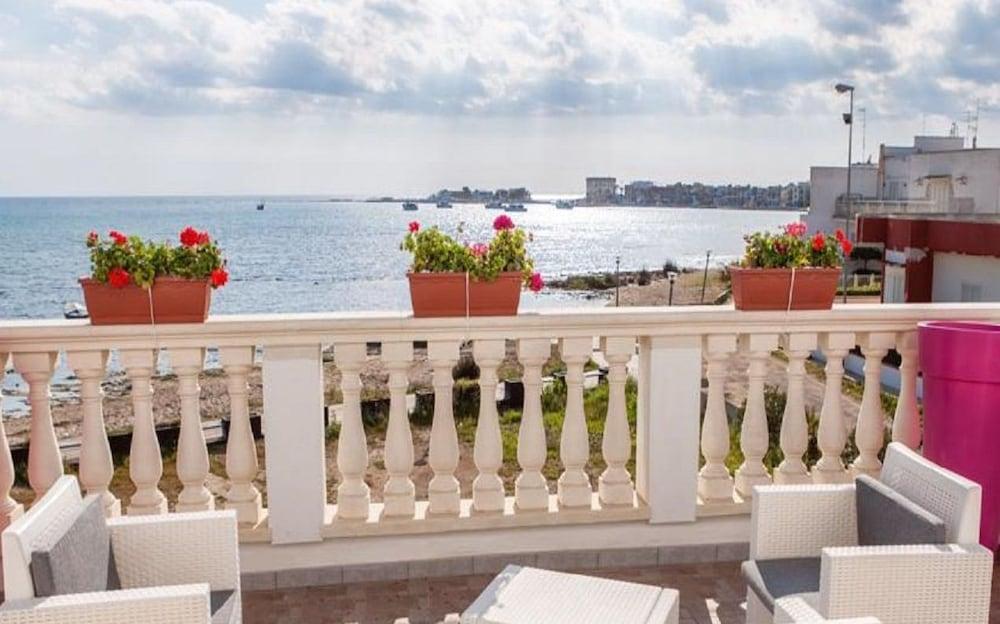 Estasi Sul Mare Bed and Breakfast Porto Cesareo Exteriör bild