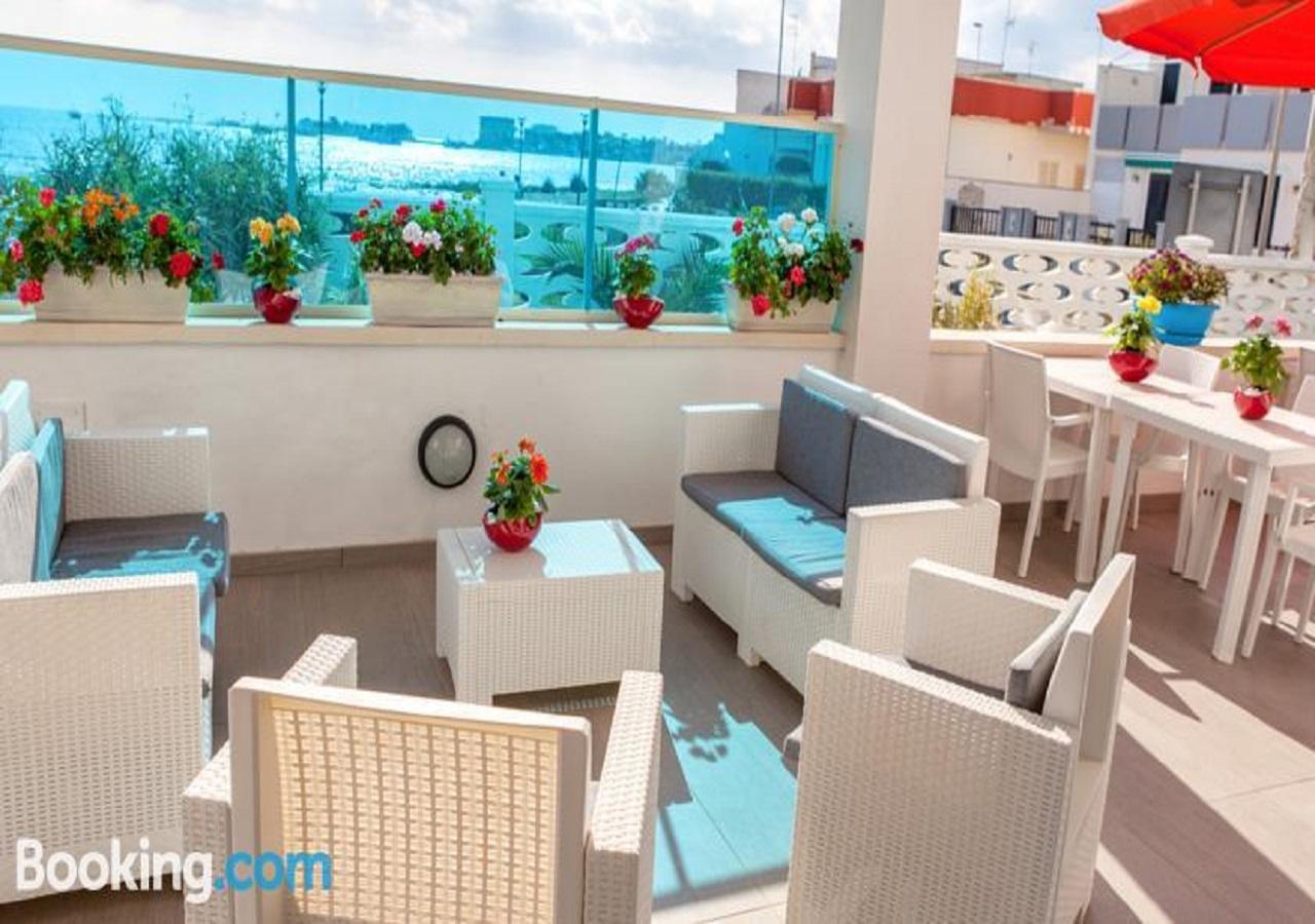 Estasi Sul Mare Bed and Breakfast Porto Cesareo Exteriör bild
